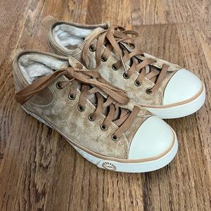 UGG Evera Fur Lined Chestnut Sneakers